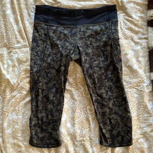 Women’s Capri Lululemon Leggings Size 8